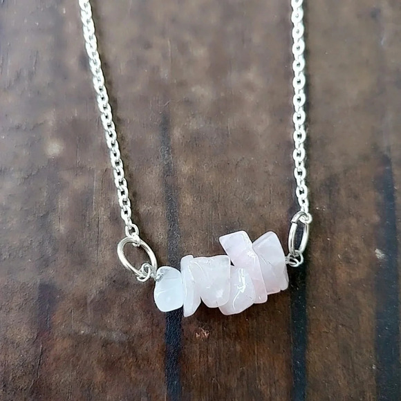 Alquimia Jewelry - Pink Quartz 925 sterling silver balanced bar short necklace for layering/boho